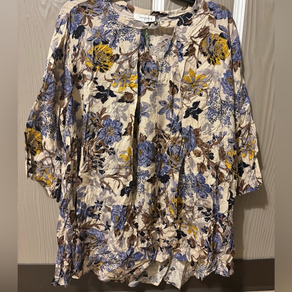 Umgee Cream Floral Button-Front Tunic with Blue & Yellow Flowers